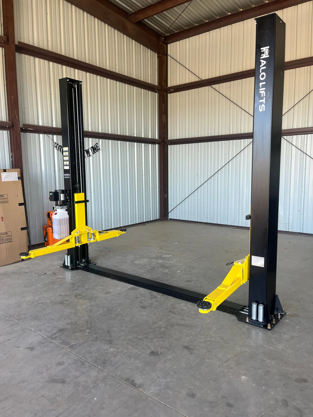 Halo Lifts Base Plate 2 Post Car Hoist - 4.5 Ton Capacity