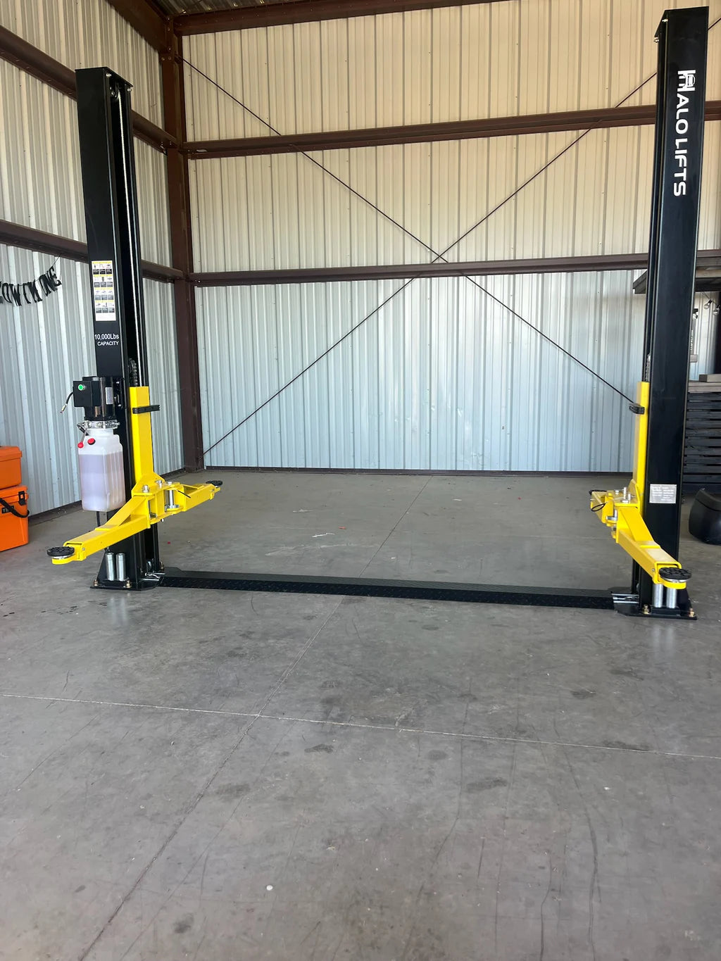 Halo Lifts Base Plate 2 Post Car Hoist - 4.5 Ton Capacity